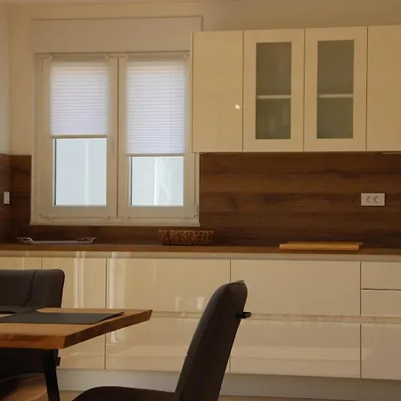 Apartment Sj1 *